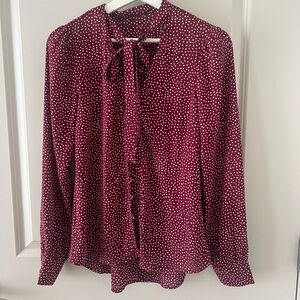 Tie neck long sleeve shirt